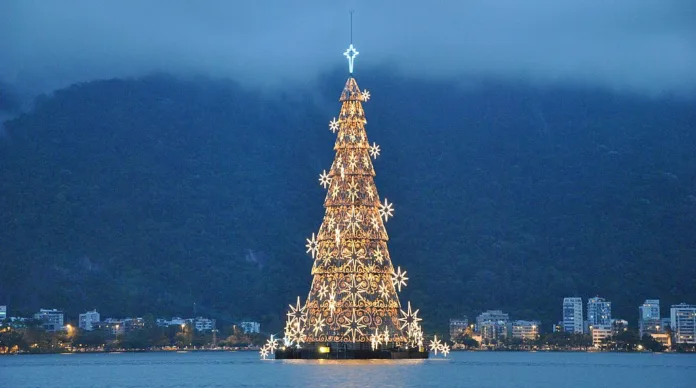 Brazil Christmas Tree Collapse: Worker Killed in Storm