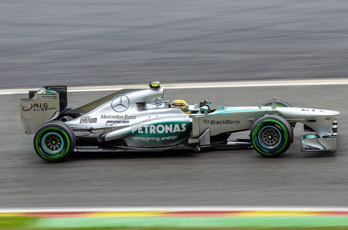 Hamilton Leads Mercedes One-Two in Las Vegas GP Practice