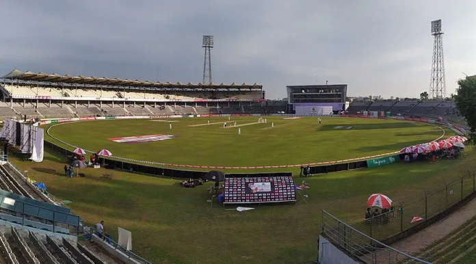 Warwickshire Pakistan Tour: Bamber & Lintott Lead Bears Squad