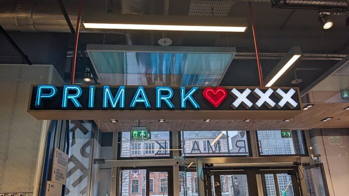 Primark Faces Sluggish Growth as Sales Fall Short in UK , Ireland