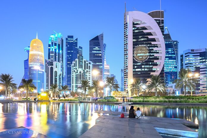 Qatar’s Non-Energy Sector Growth Resilient Despite PMI Dip