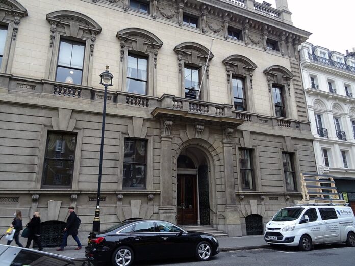 Garrick Club Votes to Admit Female Members After 193-Year Tradition