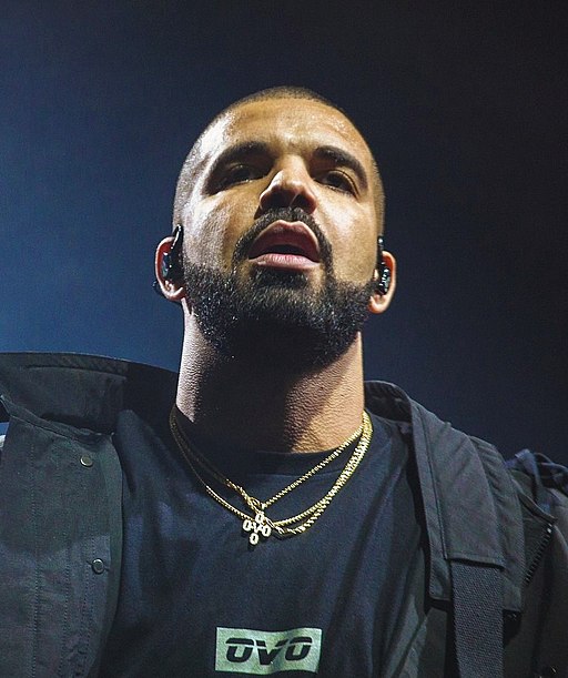 Sensational bra-throwing incident at Drake concert catches playboy's ...