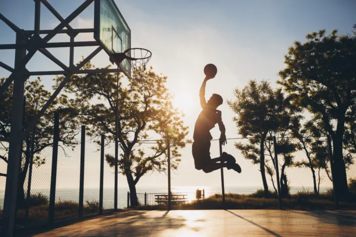 Lucky Londoner Nets a Whopping £75,000 with Jaw-Dropping Half-Court Basket at Lakers Game