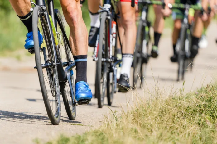 Cyclists Settle Race with Rock, Paper, Scissors Drama