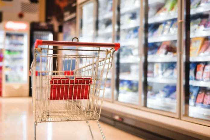 Outrage as Grocery Store Demands 25% Tip at Checkout