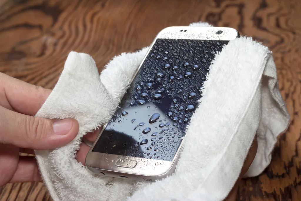 Dry Out Your Phone with Ease