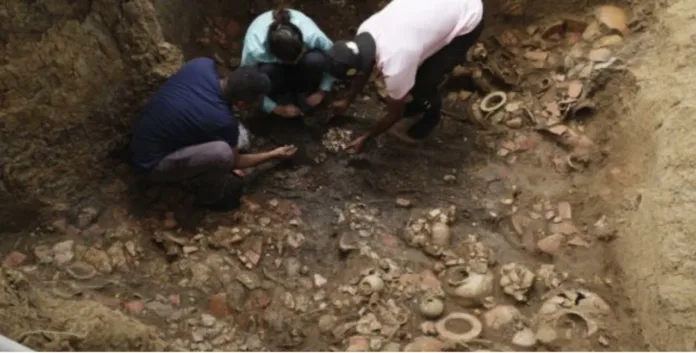 Archaeologists Unearth Tomb