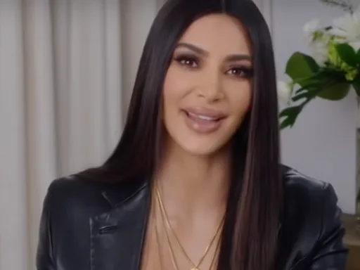 Kim Kardashian Times Square Blowup Doll Shocks Fans