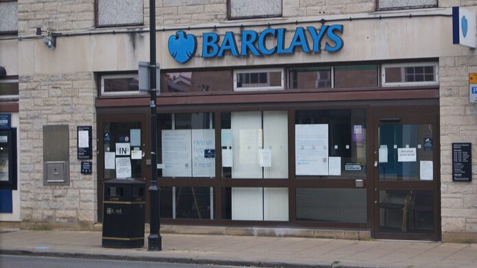 Barclays Cuts Mortgage Rates Below 4% Amid US Tariff Chaos