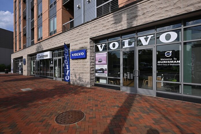 volvo-cars-3000-jobs-cut-global-auto-challenges