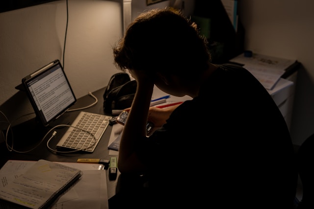 Internet Burnout: 5 Types and How to Recover Fast