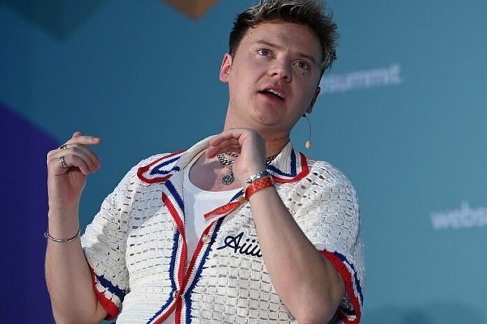 1024px-2022_-_Music_Notes_HM3_6440_52477027259-e1742451179330