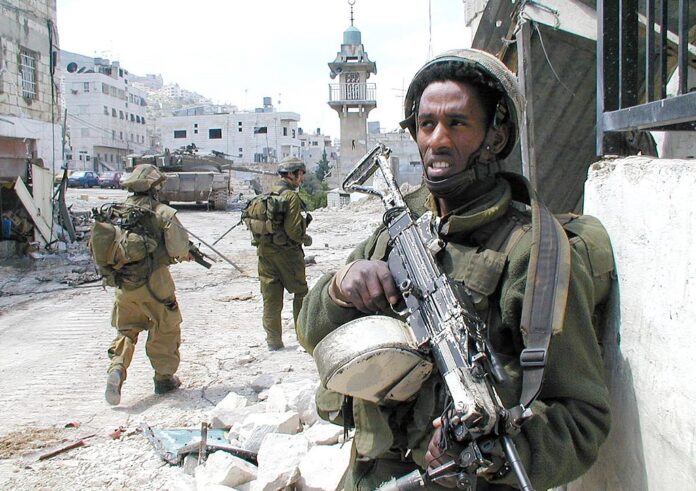 IDF Attacked as Israel Demolishes Five Illegal West Bank Outposts