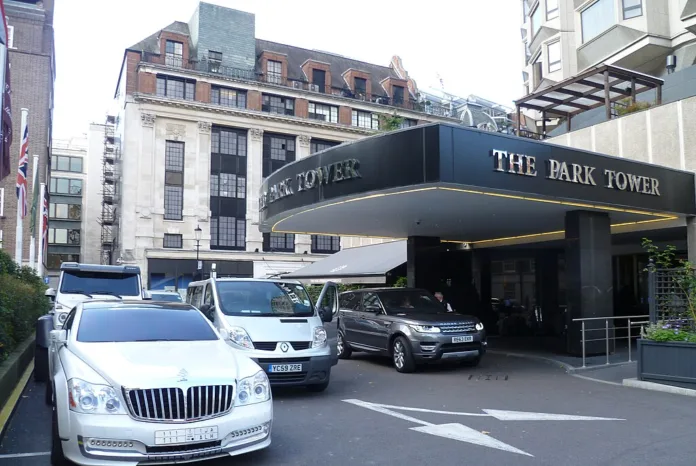 Man Fatally Stabbed Outside Knightsbridge Hotel