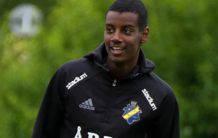 Man Utd Threaten to Block Isak Transfer Deal