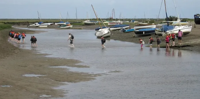 UK to Begin Small Boat Returns to France Under New Treaty