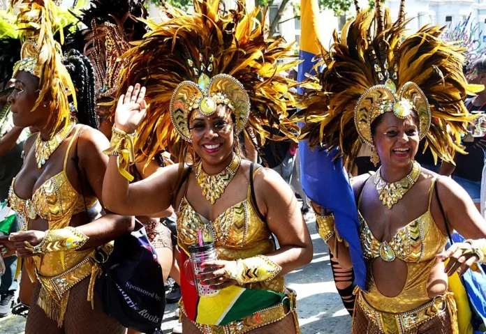 Notting Hill Carnival Violence: Two Stabbed, 423 Arrested in London Chaos
