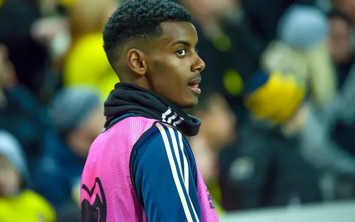 Alexander Isak Refuses Newcastle Amid Liverpool Push