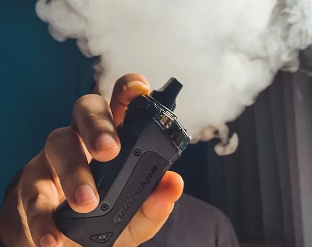 Study Links Youth Vaping to Smoking, Asthma
