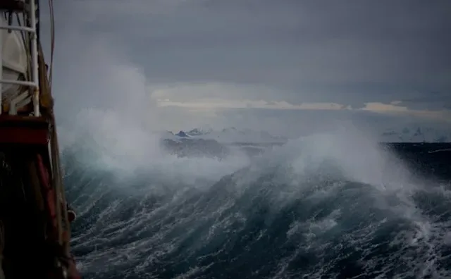 Storm Floris Leaves 50,000 Homes Without Power in Scotland