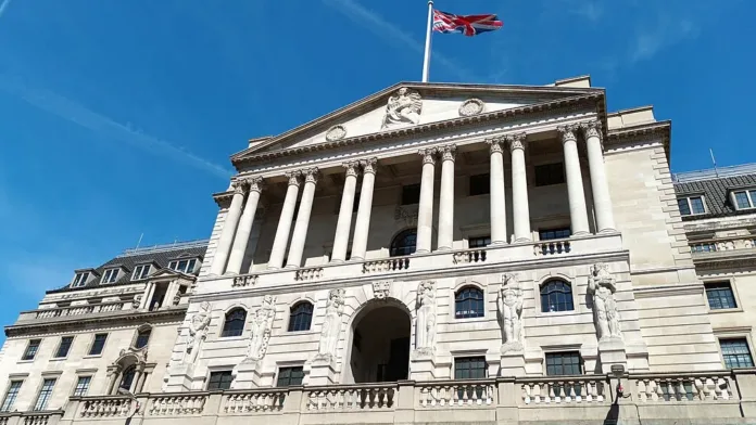 Bank of England Freezes Rates at 4% and Slows Bond Sell-Off