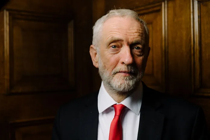 Jeremy Corbyn apologises as new party faces turmoil before November launch