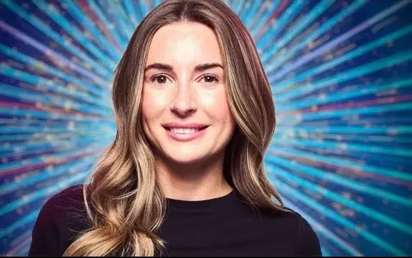 Dani Dyer-Bowen quits Strictly after ankle fracture ends her run