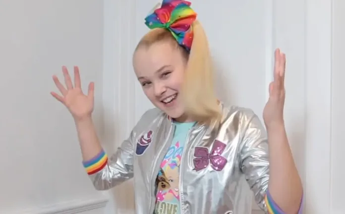 JoJo Siwa Inside JoJo Siwa’s Glam LA Home Filled with Sparkle