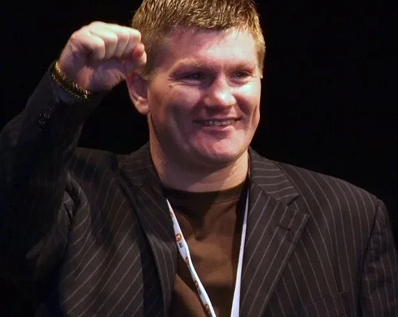 Boxing Legend Ricky Hatton’s Emotional Farewell to Fans