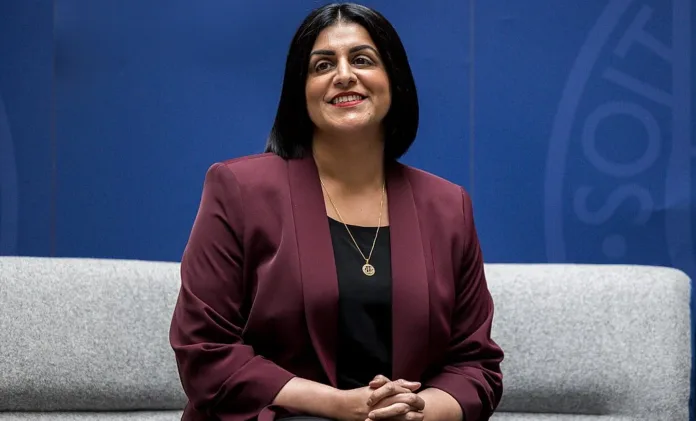 Labour Split Deepens over Migration Plans