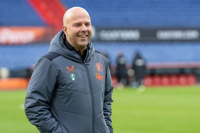 Arne Slot Faces Tough Decision Over Forward Line as Wirtz Returns for Liverpool