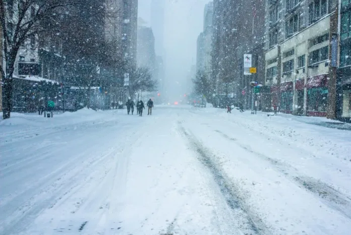 Hundreds of Scottish schools closed as snow chaos continues