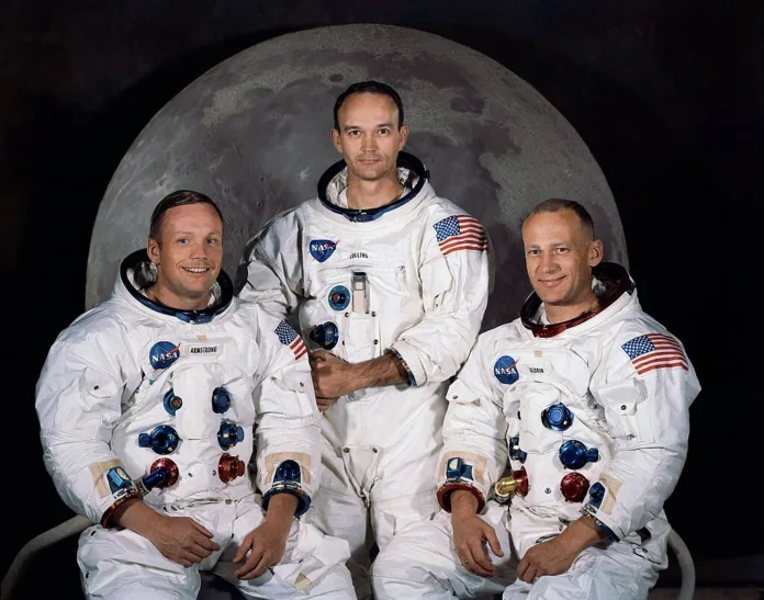 Towards the Moon: Separating Moon Landing Facts from Fiction
