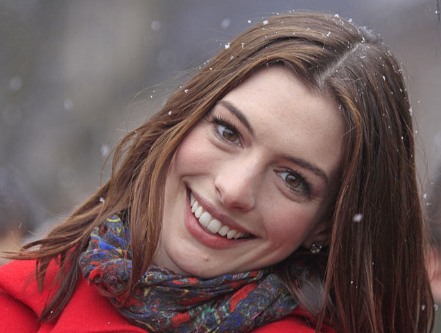 Anne Hathaway Recounts 'Gross' Audition, Forced to Kiss 10 Men