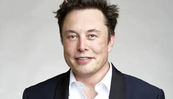 Elon Musk to Ban Apple Devices at His Companies Over Security