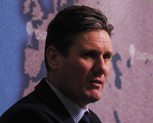 Starmer Backs Rayner Amidst Housing Sale Controversy