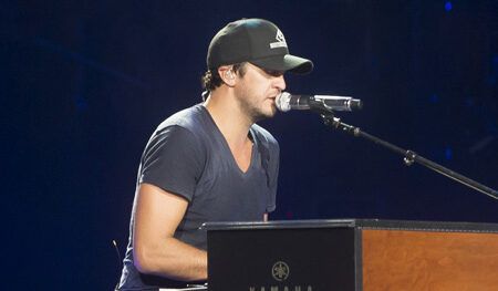 Luke Bryan Energizes Saddledome with Country Hits