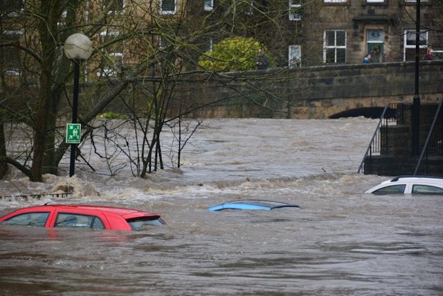 Dubai Floods Strand Durban Man on Way to FA Cup Semi-Final