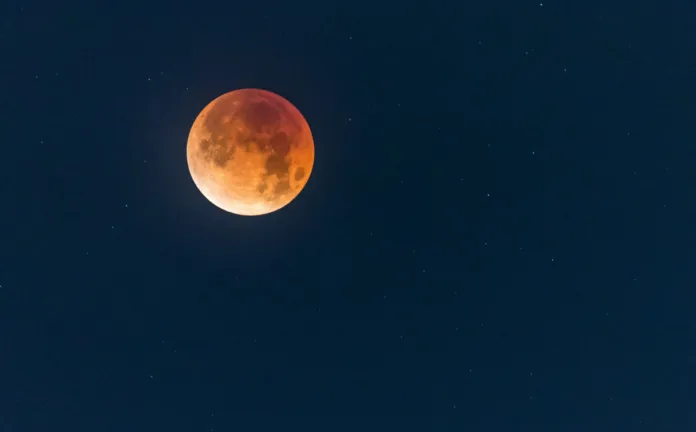 September 2024 Supermoon Eclipse Captivates Stargazers