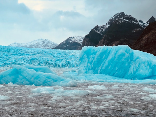 Unprecedented Teardrop Patterns Discovered Beneath Antarctica