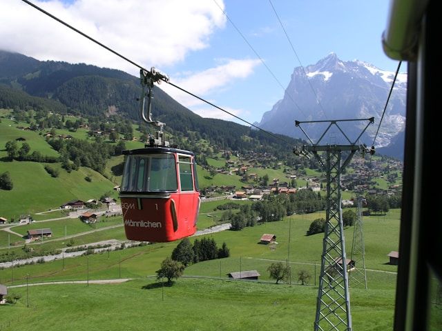 Tragic Cable Car Accident in Antalya Kills One, Strands Many